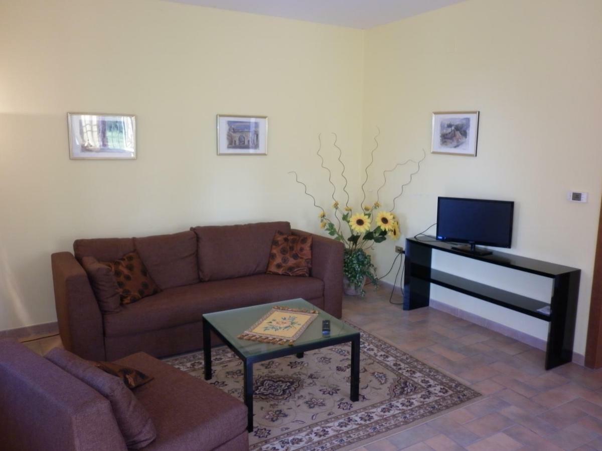 Villa Jolanda Fratte Rosa Extérieur photo
